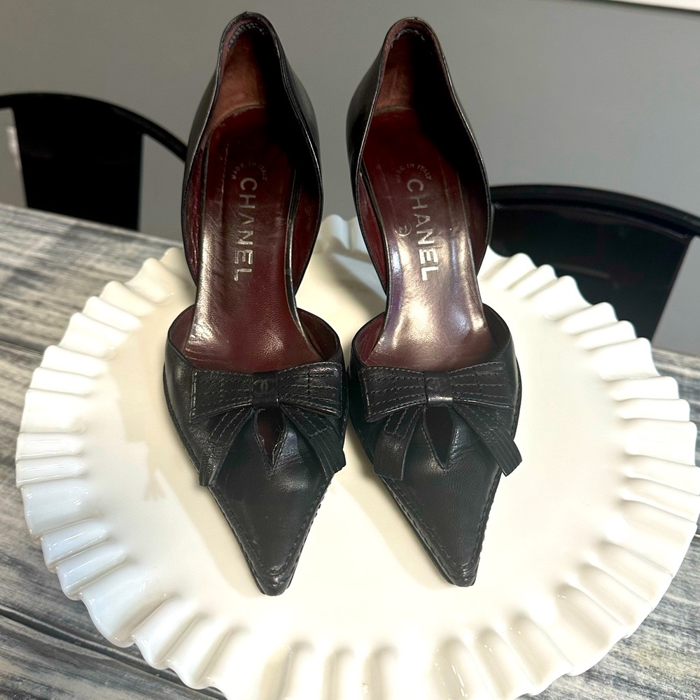 CHANEL D’Orsay Bow Accent Heels/Pumps Vintage Shoes Size 37 1/2